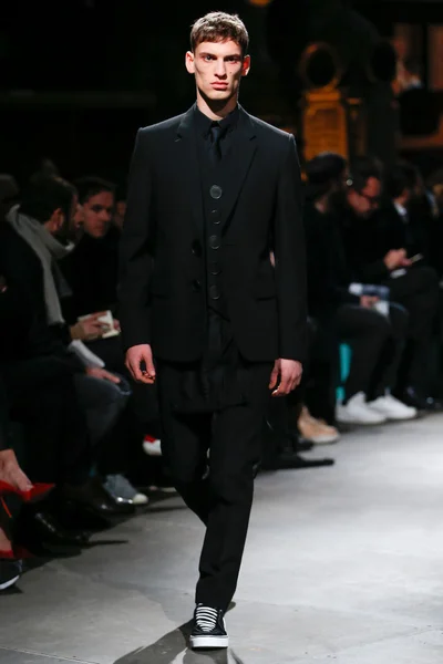 Look 48
